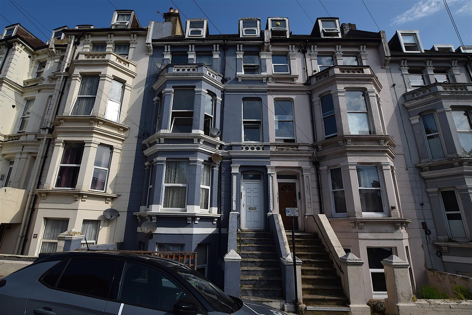 Flat Cornwallis Terrace in St Leonards