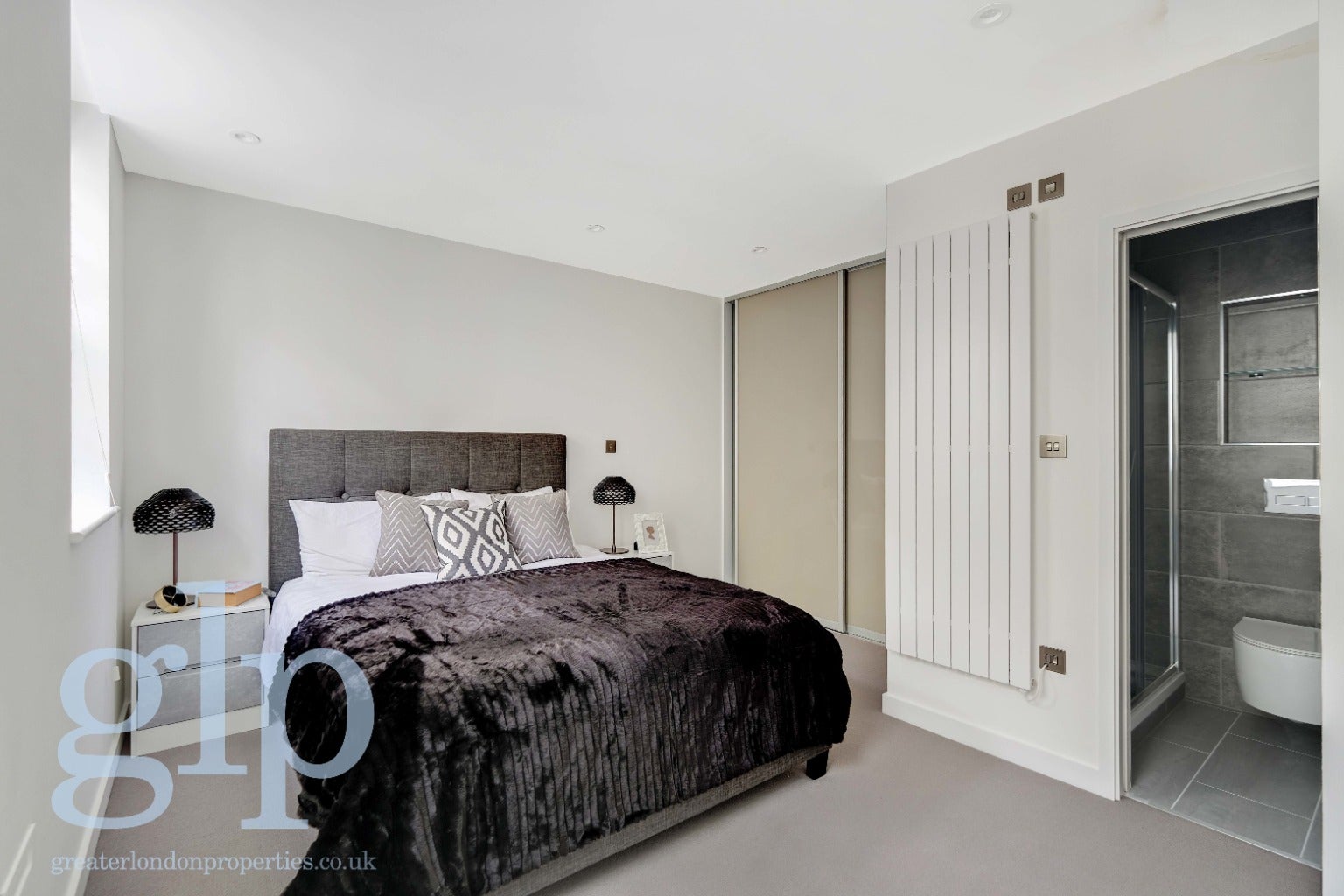 Flat Alleyn Court in City of Westminster