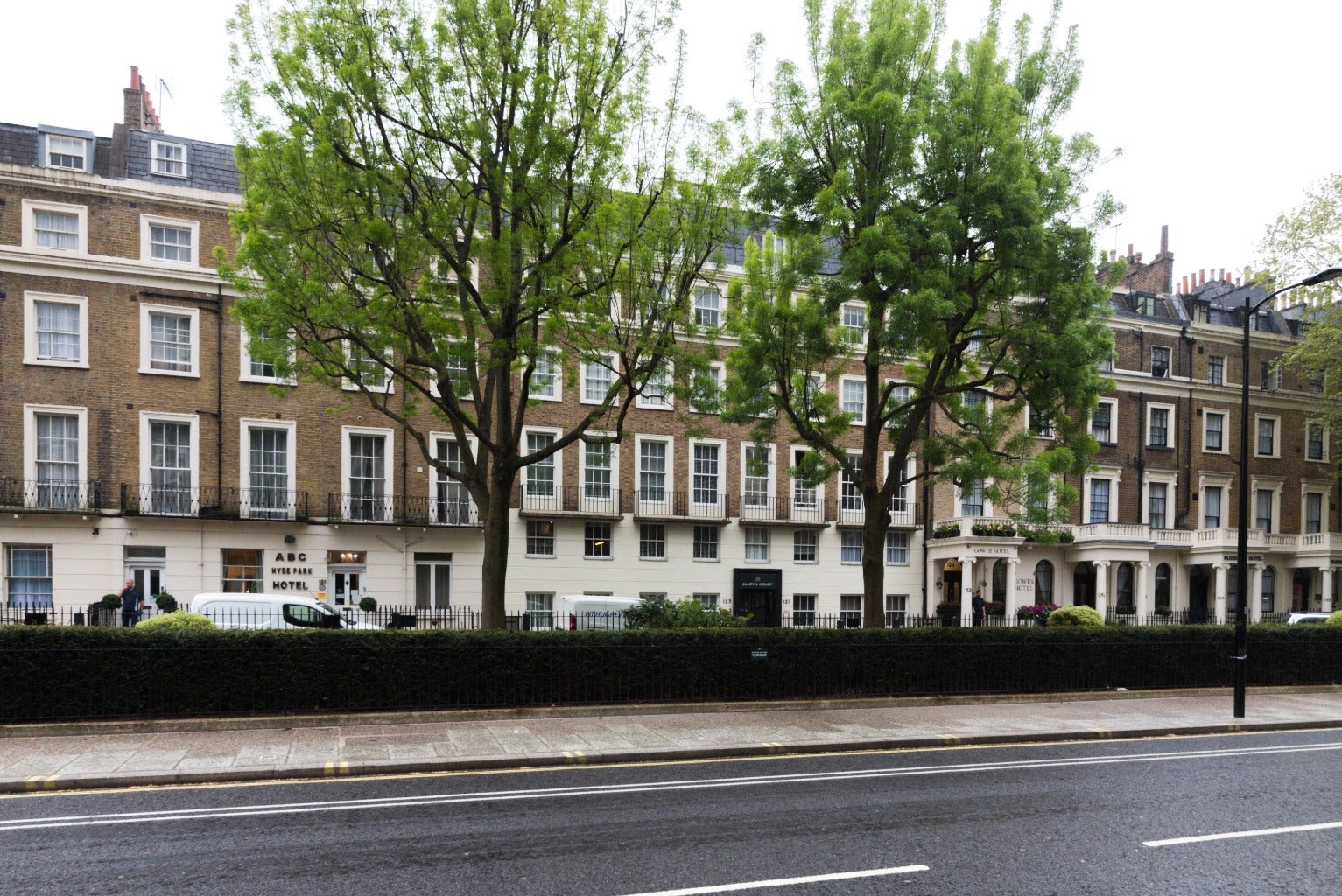 Flat Alleyn Court in City of Westminster