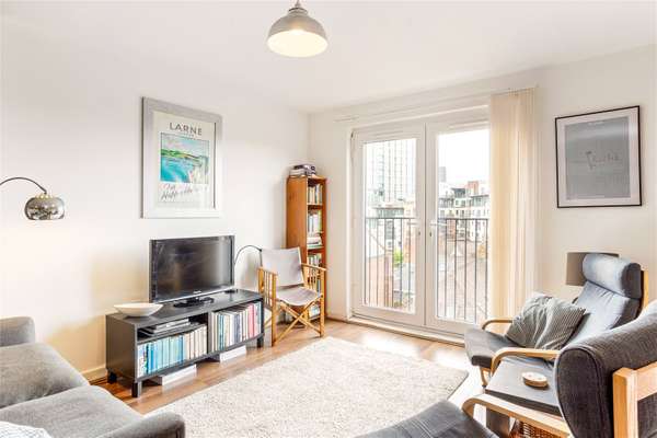 Flat Sillavan Way in Salford