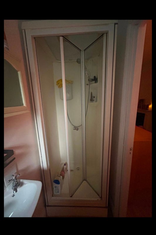 Room Windsor Road in Greater London
