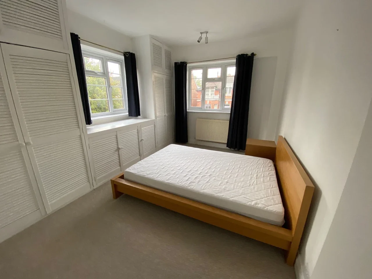 Flat West End Lane in Greater London