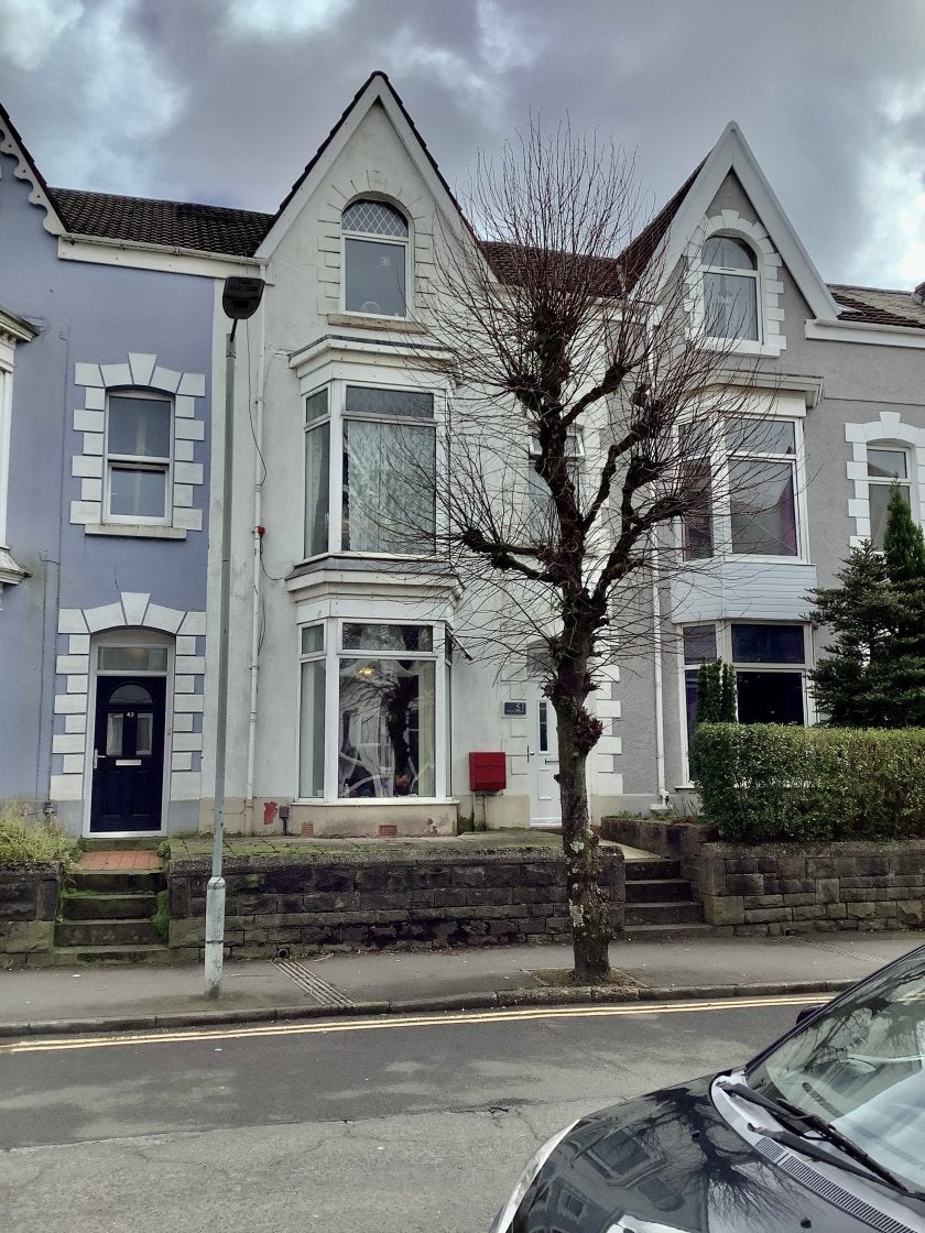 Flat Gwydr Crescent in Swansea