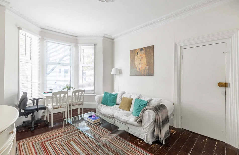 Flat Anselm Road in Greater London