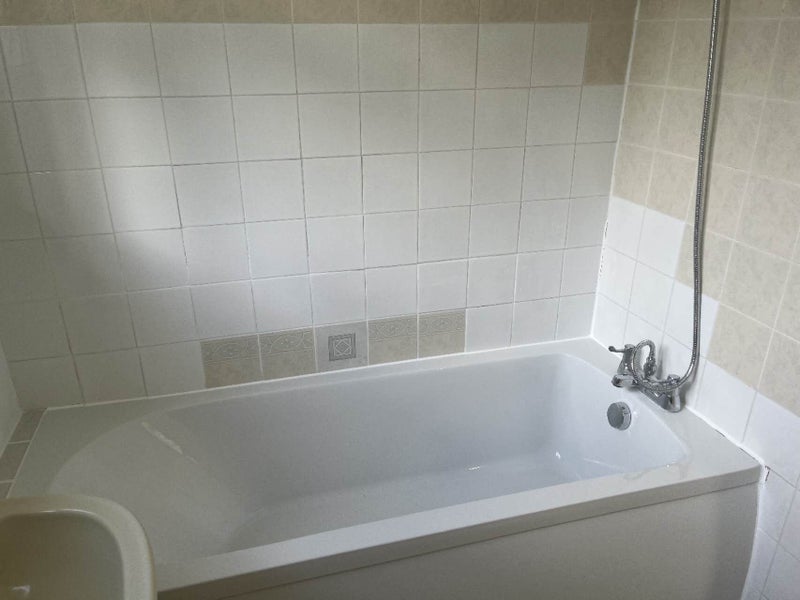 Room Connell Crescent in Greater London