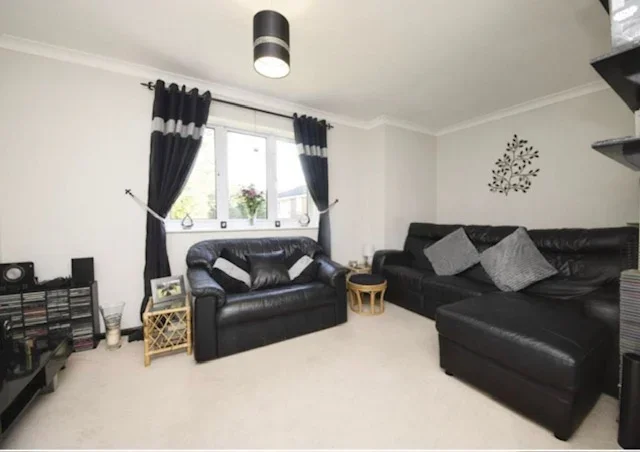 Flat Turnberry Court in Three Rivers