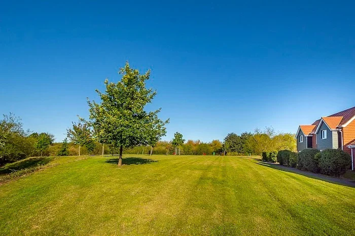 Room Wraysbury Drive in Greater London