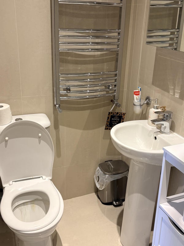 Room Court Hill in Greater London