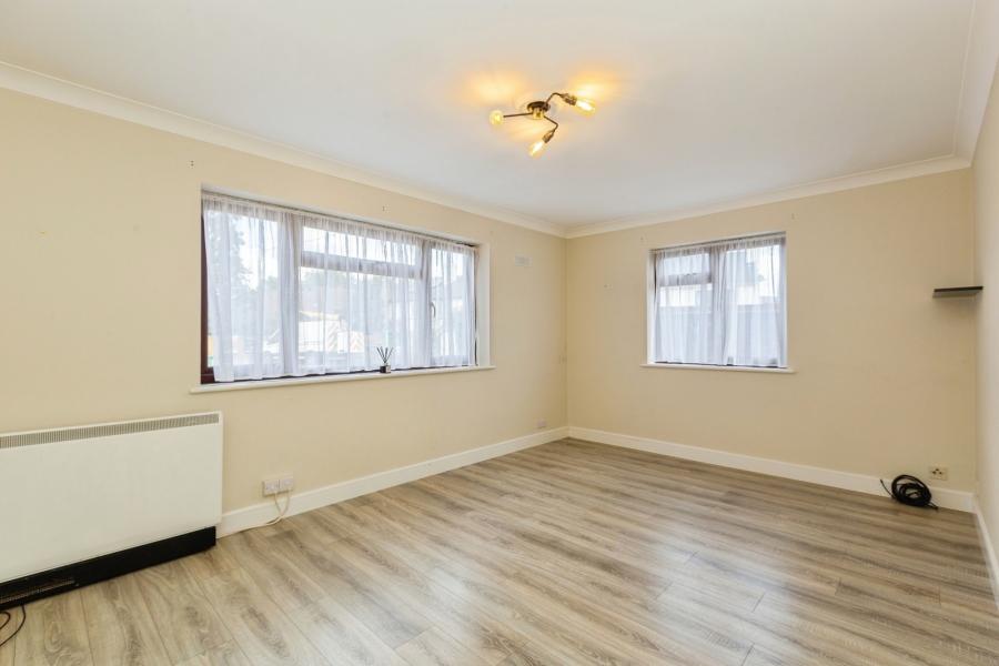Flat Parsley Close in Aston Clinton