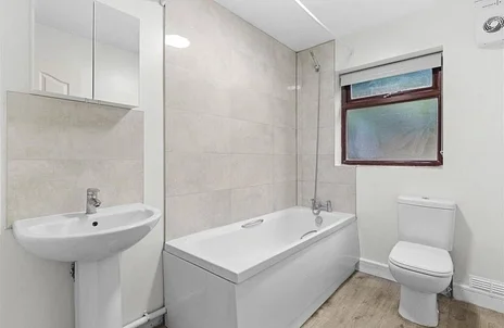 Flat Parsley Close in Aston Clinton
