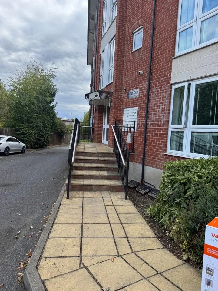 Room North Drive in Welwyn Hatfield