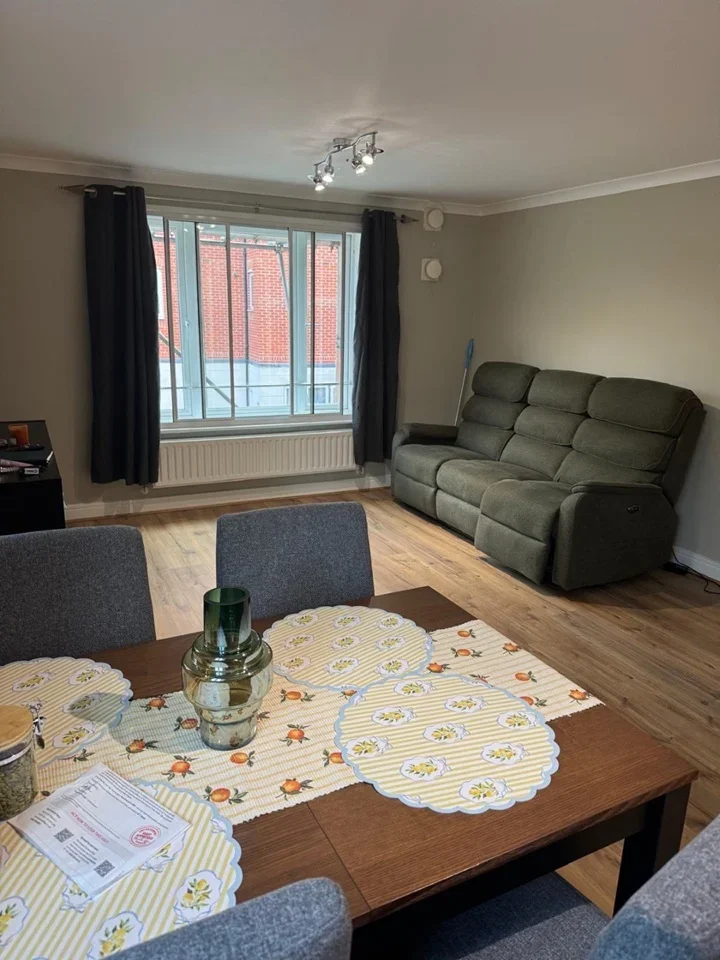 Room North Drive in Welwyn Hatfield