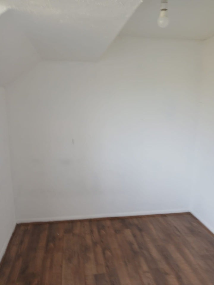 Flat Primrose Close in Greater London