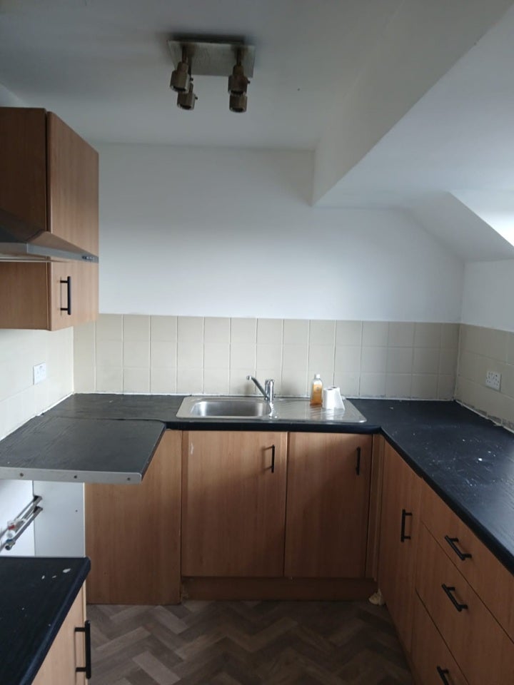 Flat Primrose Close in Greater London
