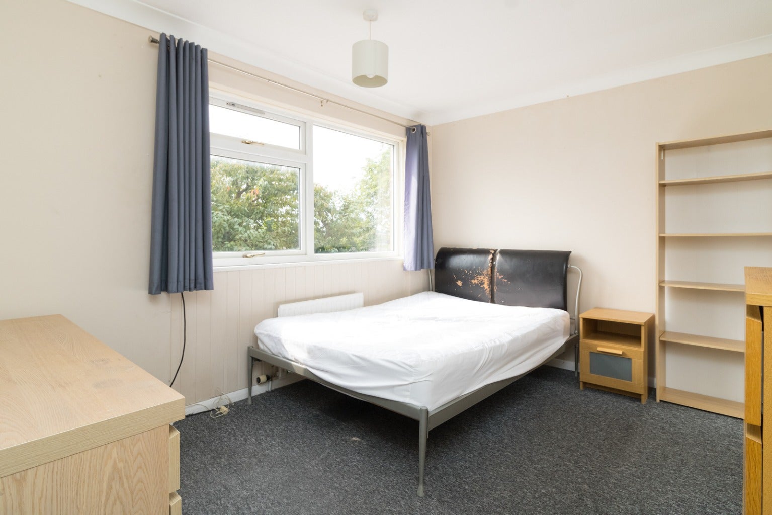 Room Hovenden Close in Canterbury