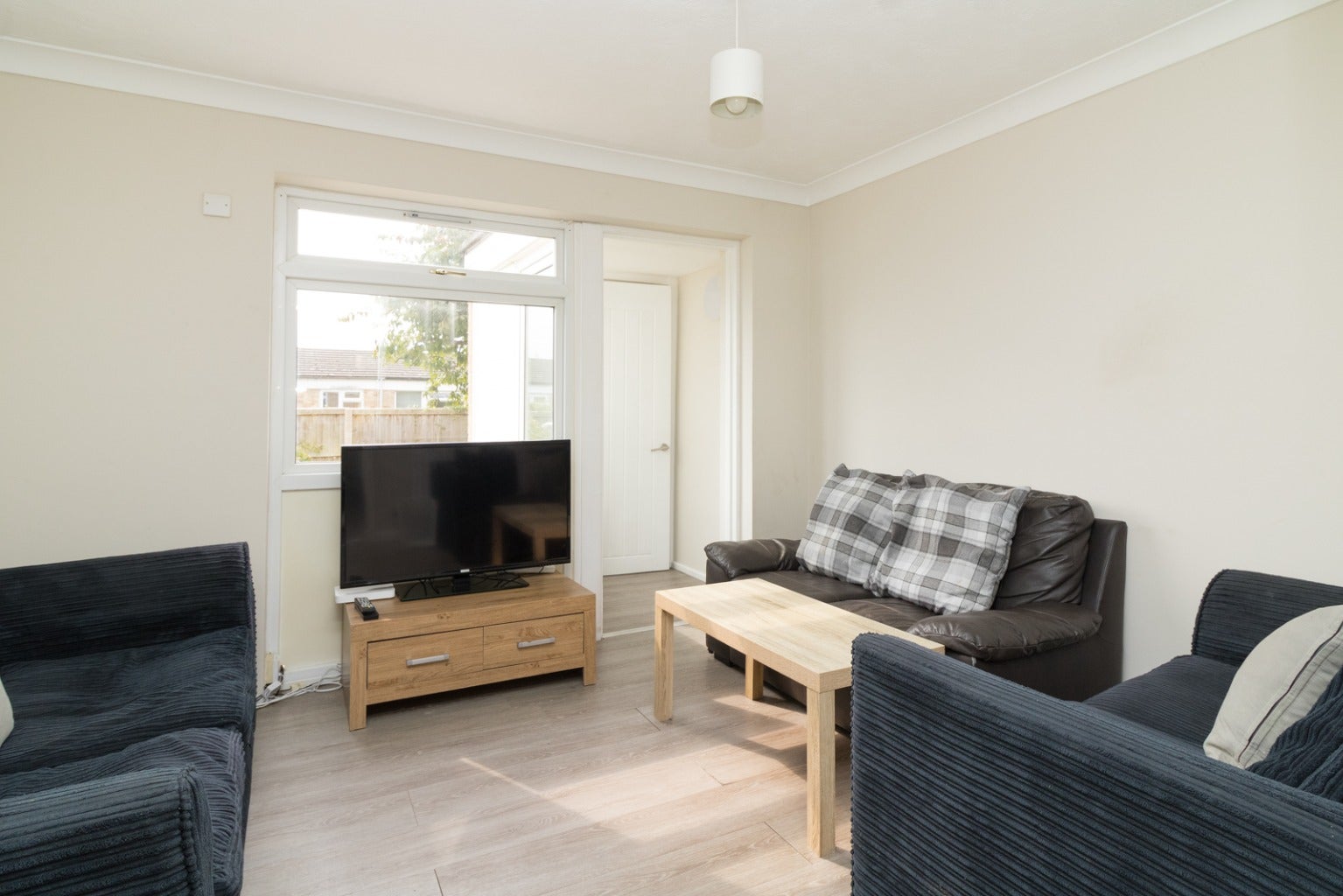 Room Hovenden Close in Canterbury