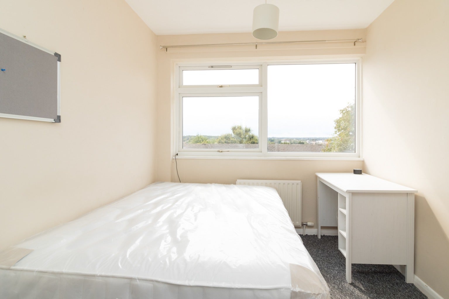 Room Hovenden Close in Canterbury