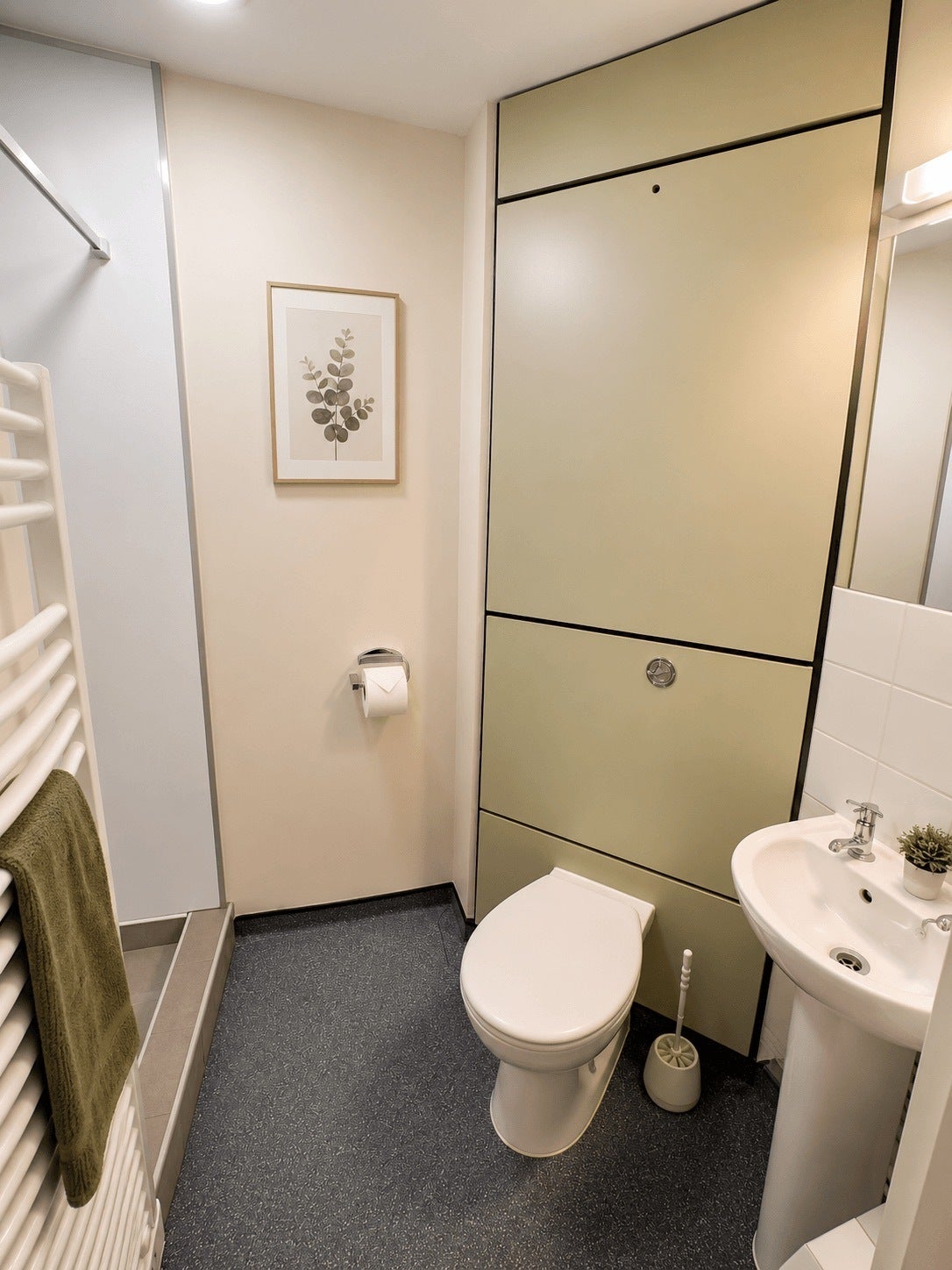 Room Pin Hill in Canterbury