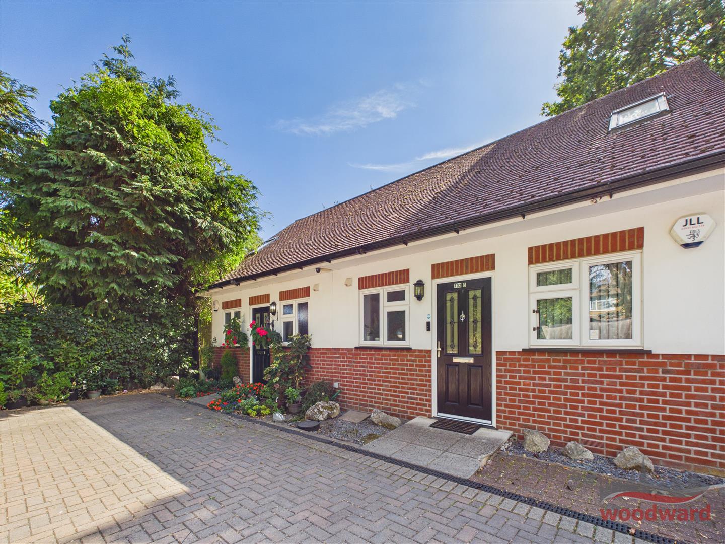 House Wood End Road in Greater London