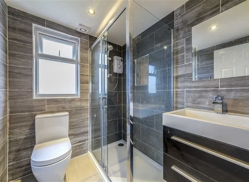Room Donnybrook Road in Greater London