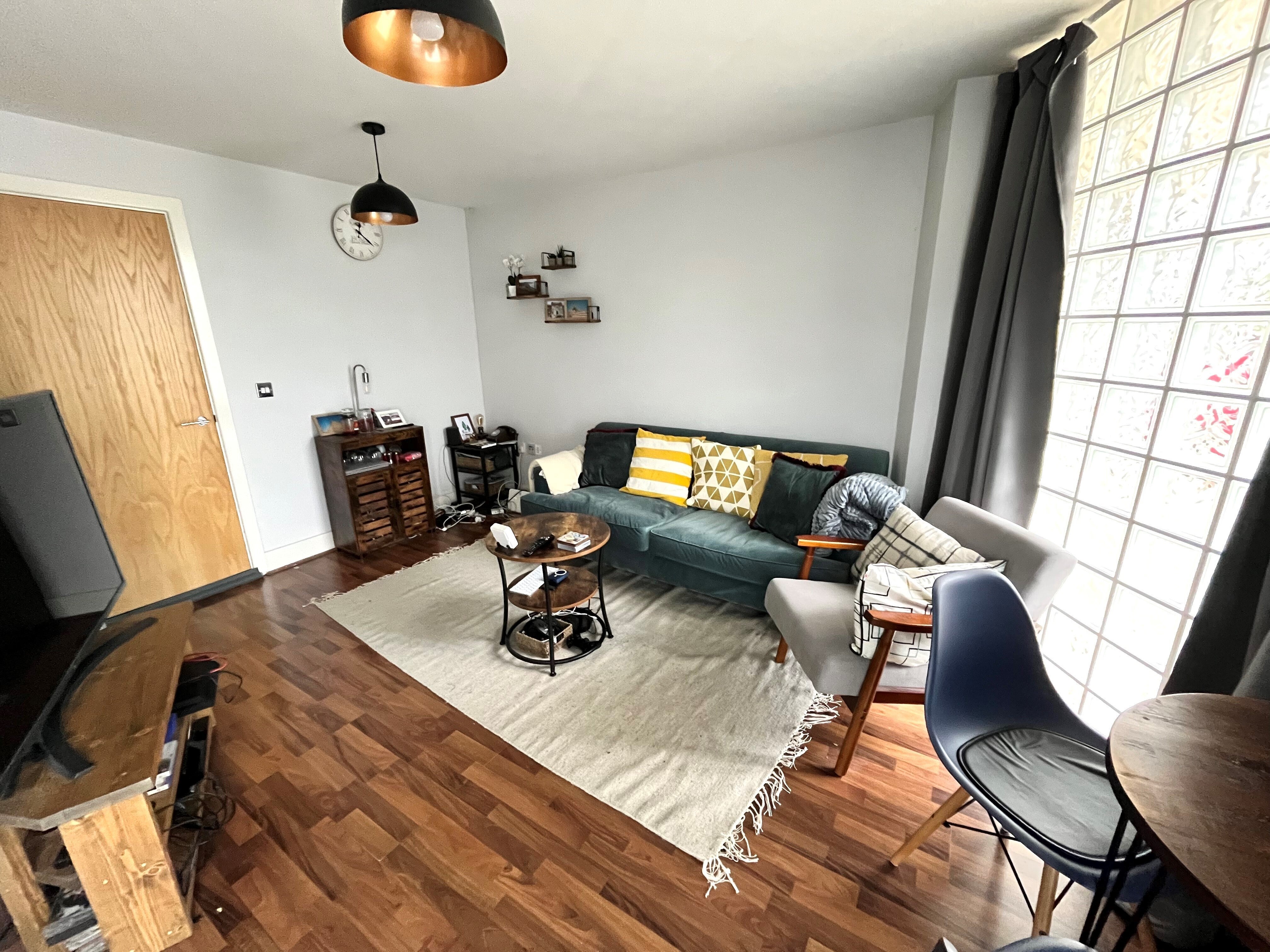 Flat Chatsworth Way in Birmingham