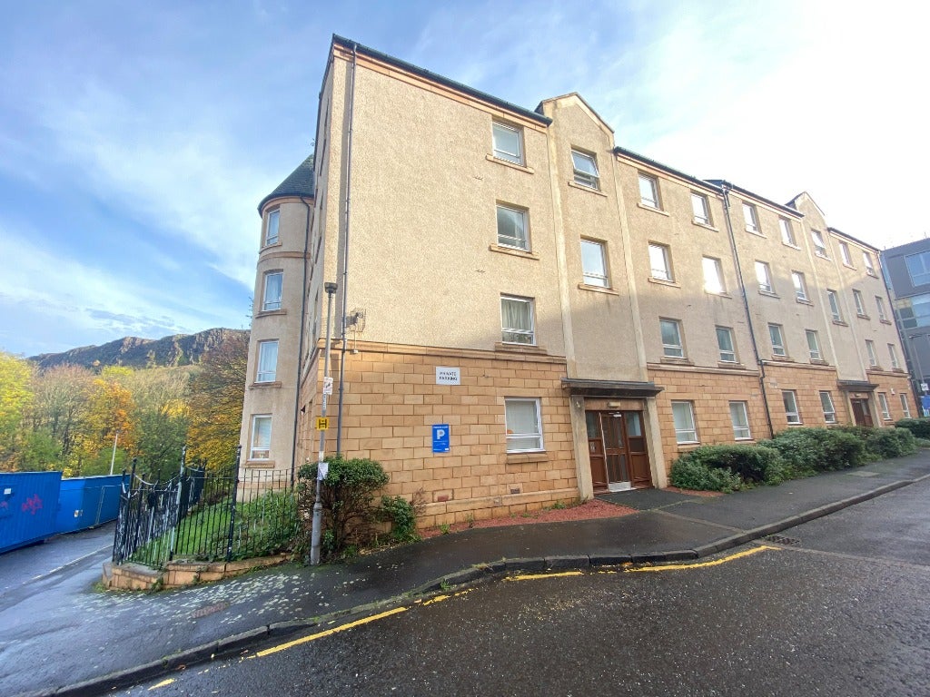 Flat Brown Street in City of Edinburgh