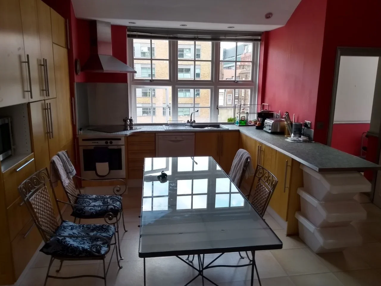 Flat Devonshire Court in Greater London