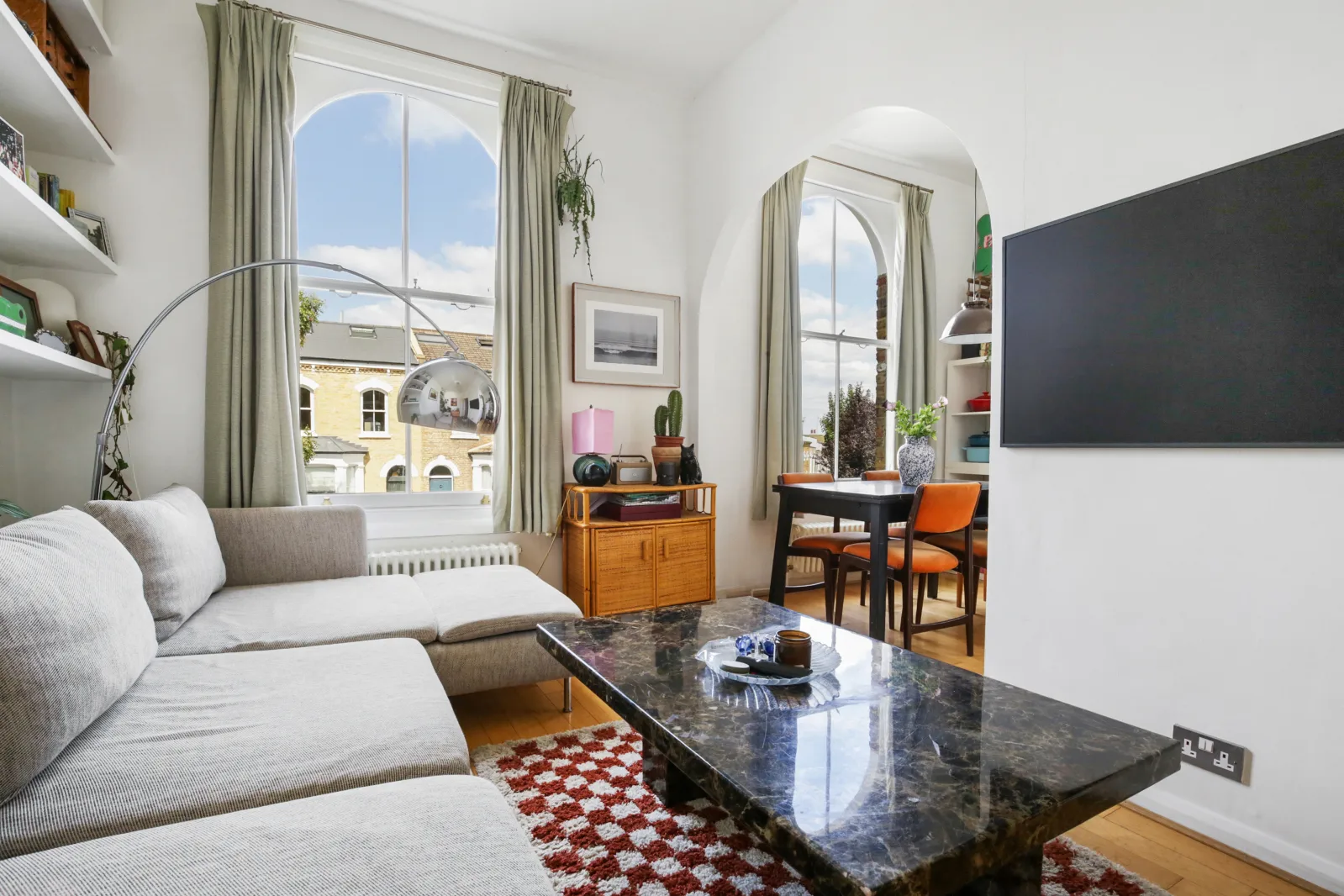 Flat Highbury Quadrant in Greater London