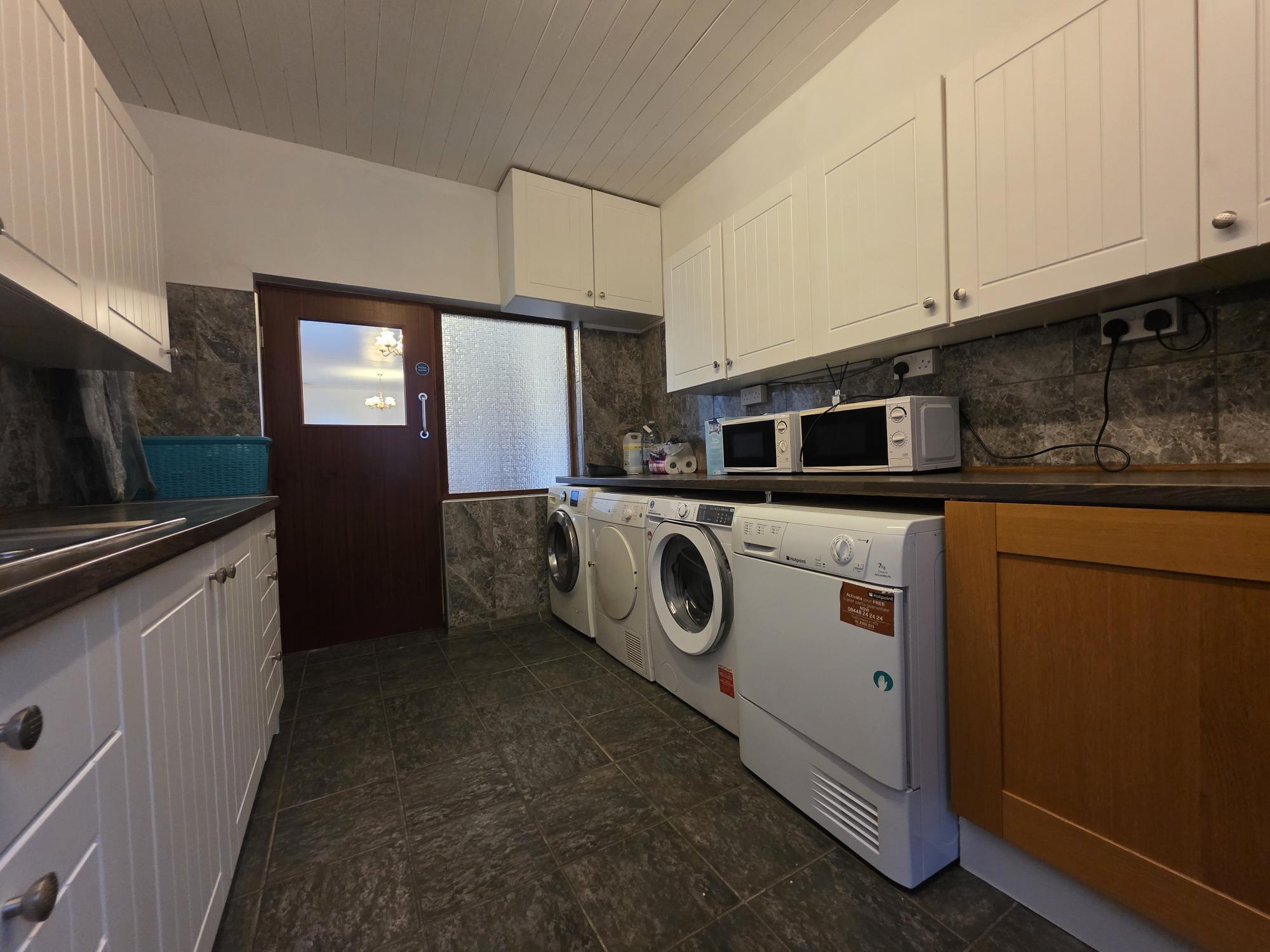 Room Sedgley Road West in Coseley