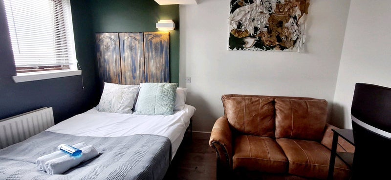 Room Wardie Road in Glasgow
