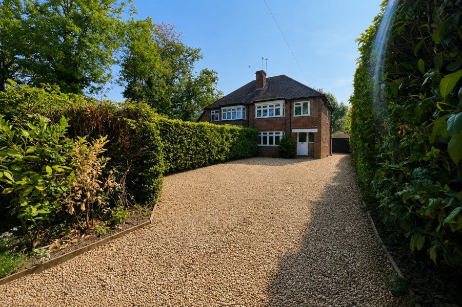 House Frog Grove Lane in Guildford