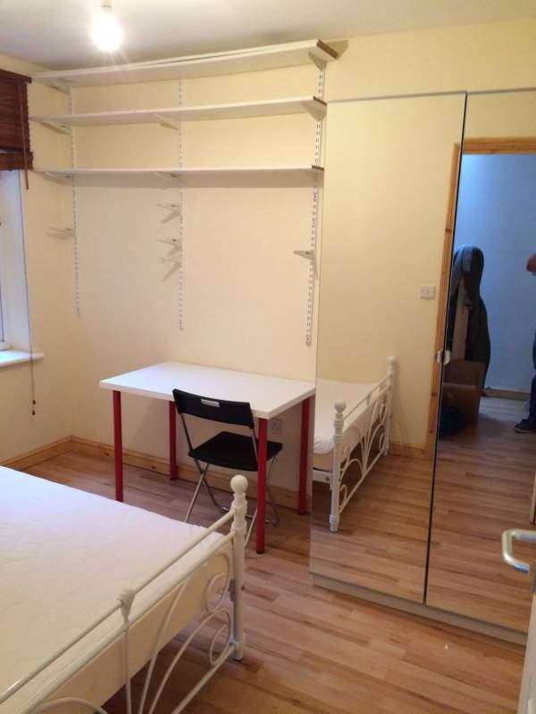 Room Courtenay Road in Greater London