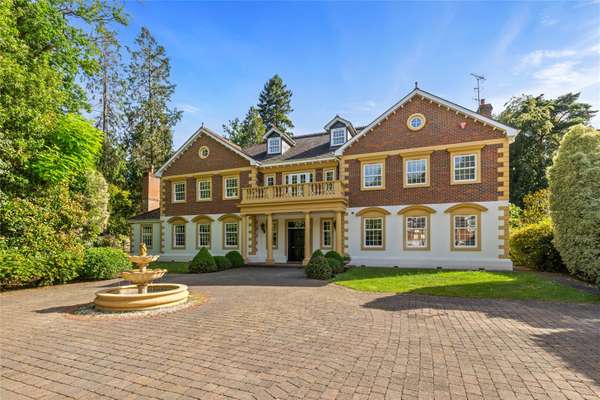 House Brockenhurst Road in South Ascot