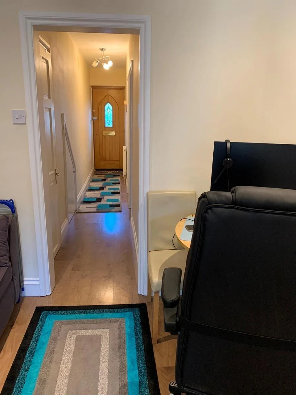 Flat Kimble Road in Greater London