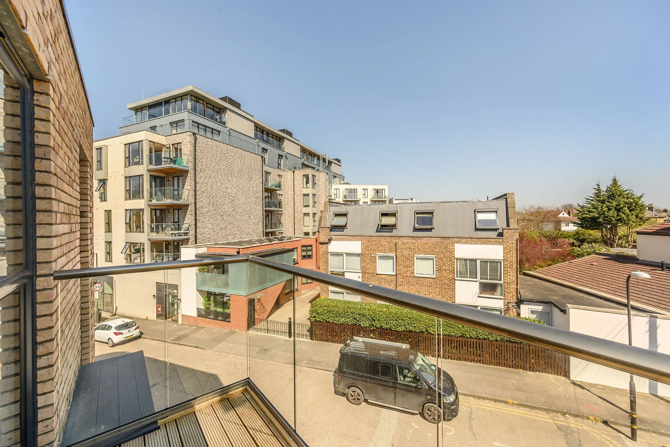 Flat Christchurch Road in Greater London