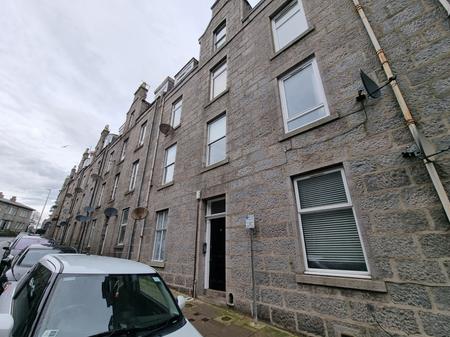 Flat Esslemont Avenue in Aberdeen City