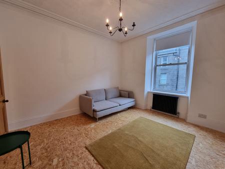 Flat Esslemont Avenue in Aberdeen City