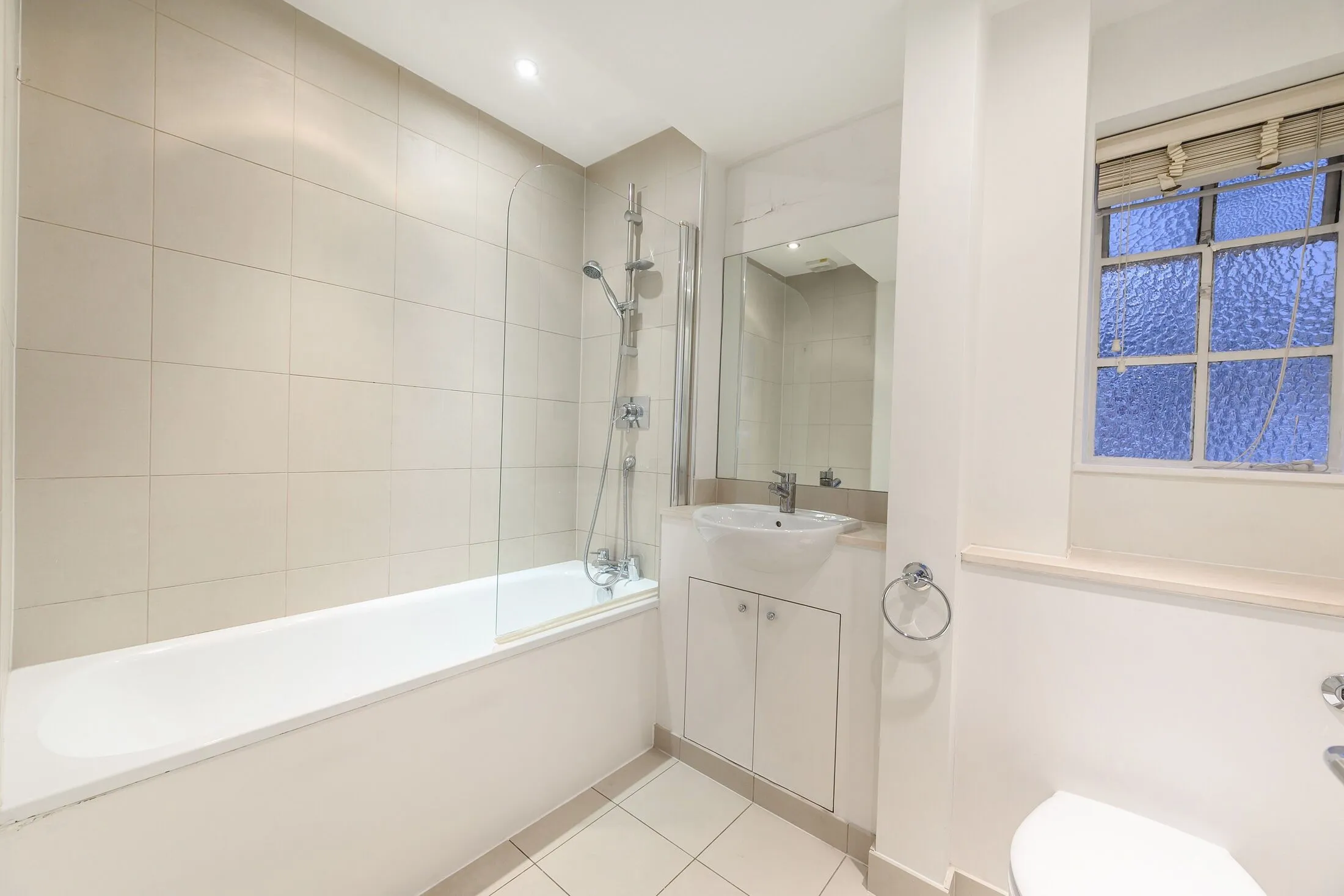 Flat Fulham Road in Greater London