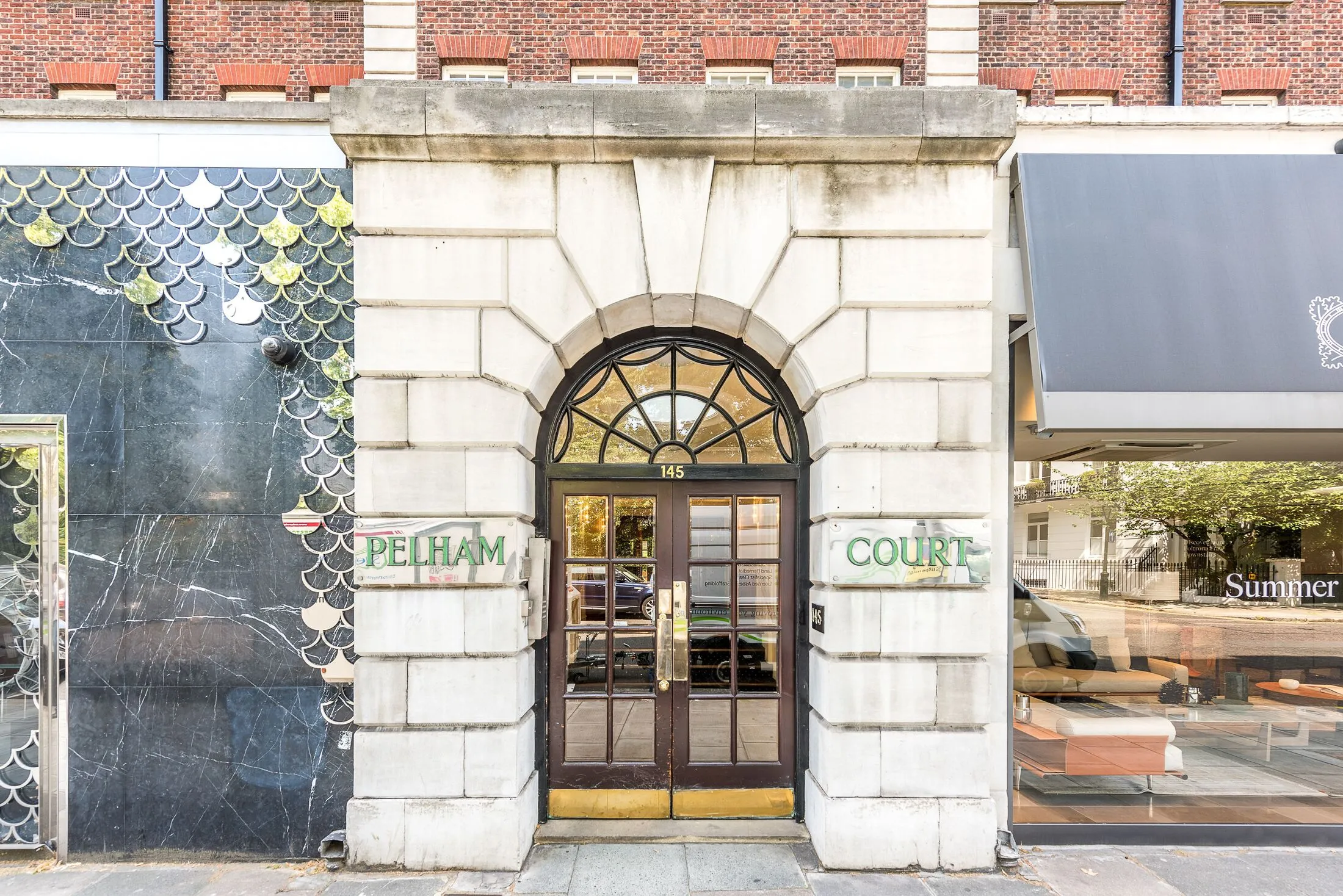 Flat Fulham Road in Greater London