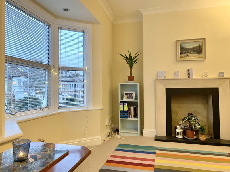 Room Macfarlane Road in Greater London