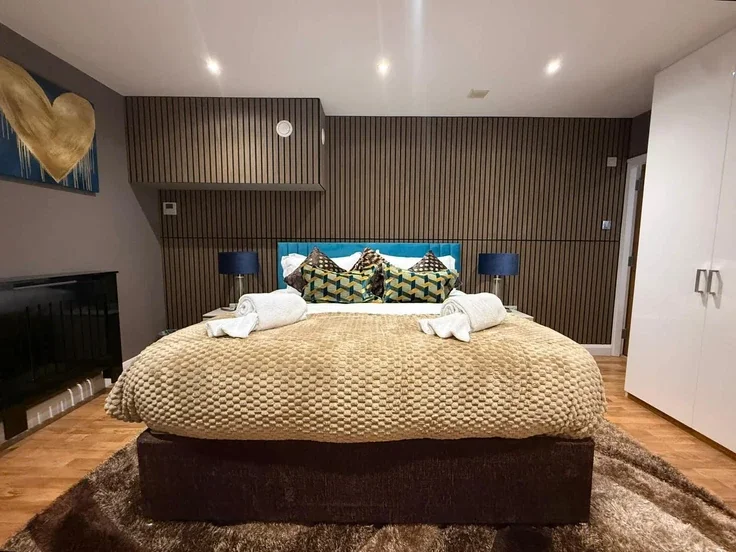 Flat Pitfield Street in Greater London