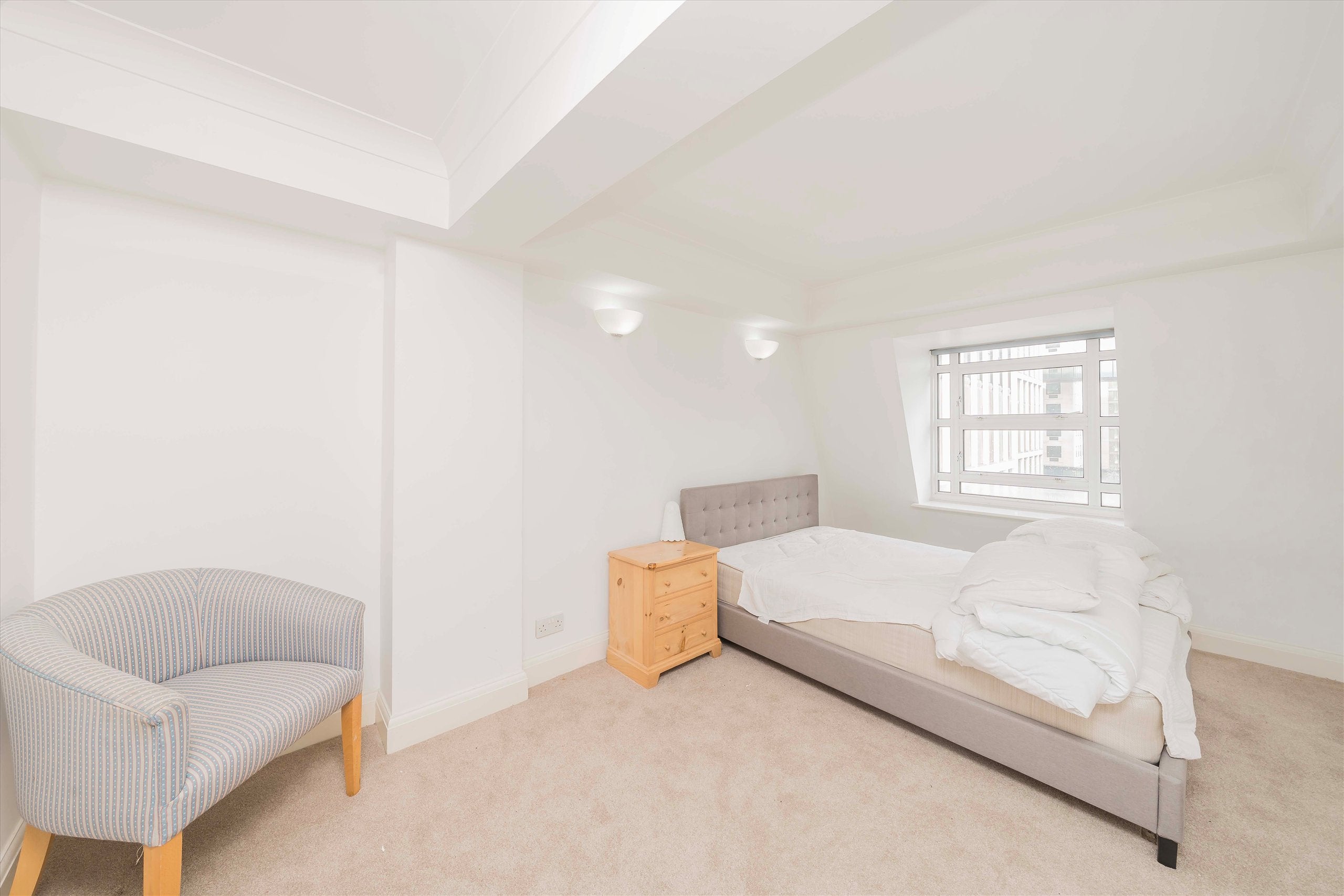 Flat York Road in Greater London