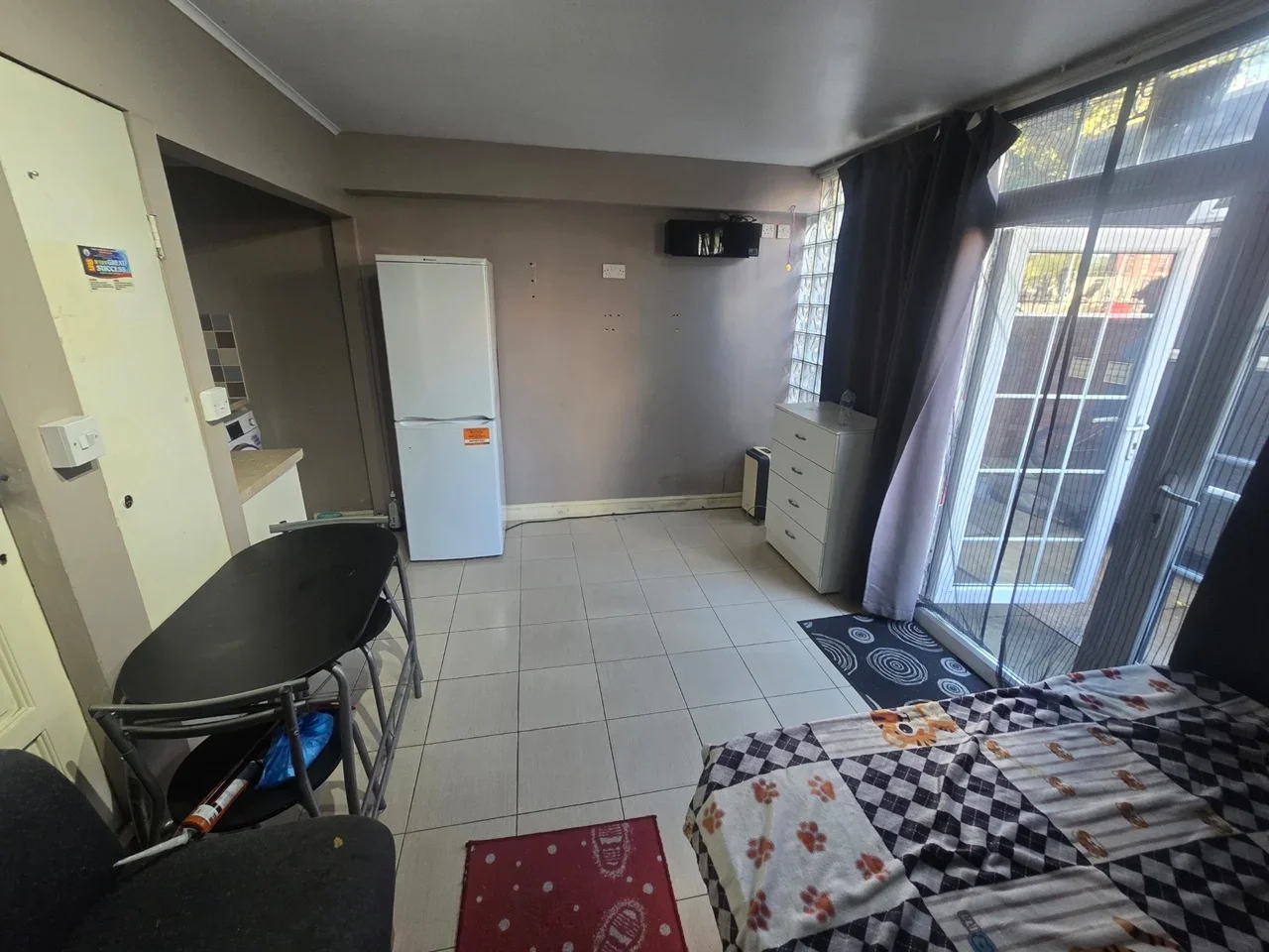 Flat Hartslock Drive in Greater London