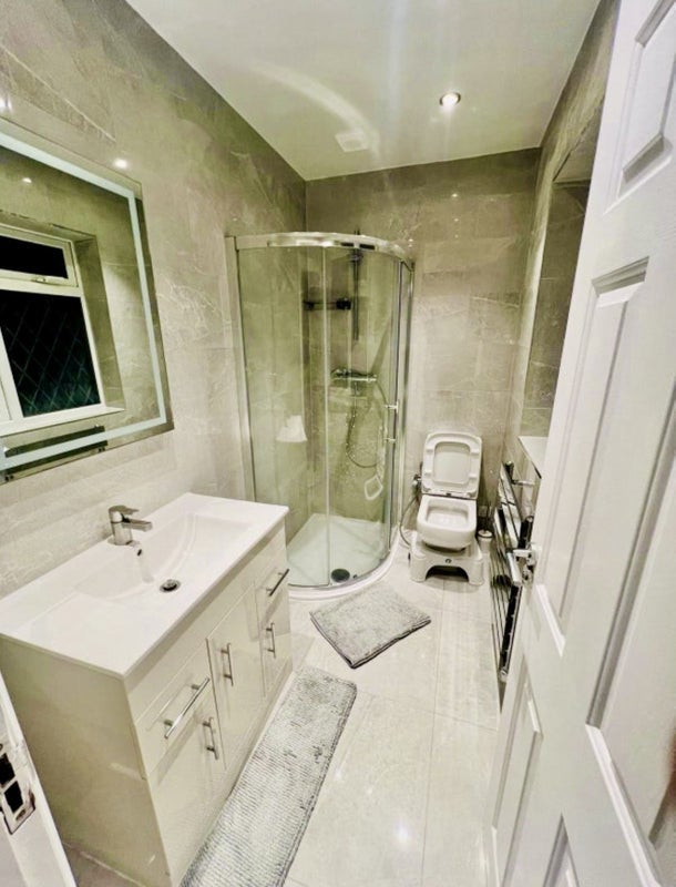 Room Park Lane in Slough