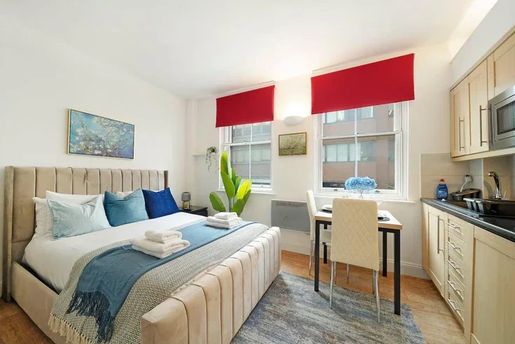 Room Aldersgate Street in City of London