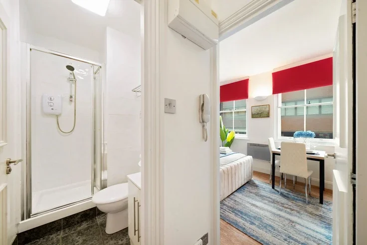 Room Aldersgate Street in City of London