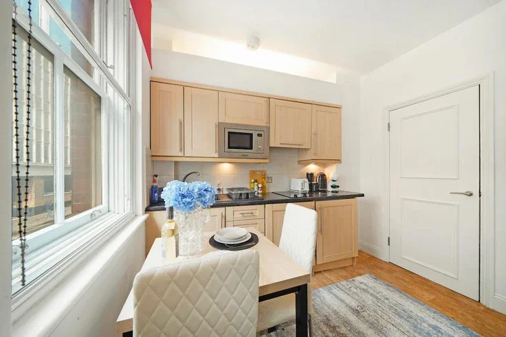 Room Aldersgate Street in City of London