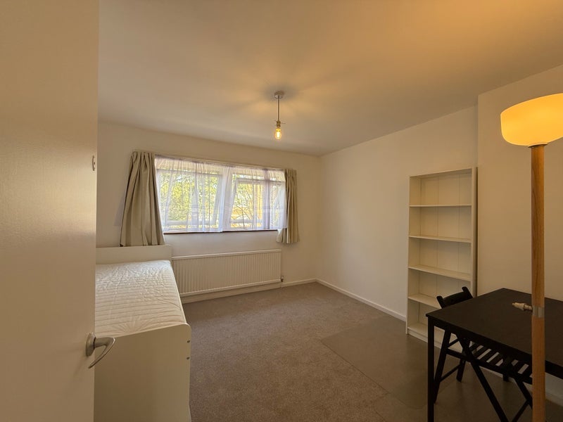 Room Brecon Road in Greater London