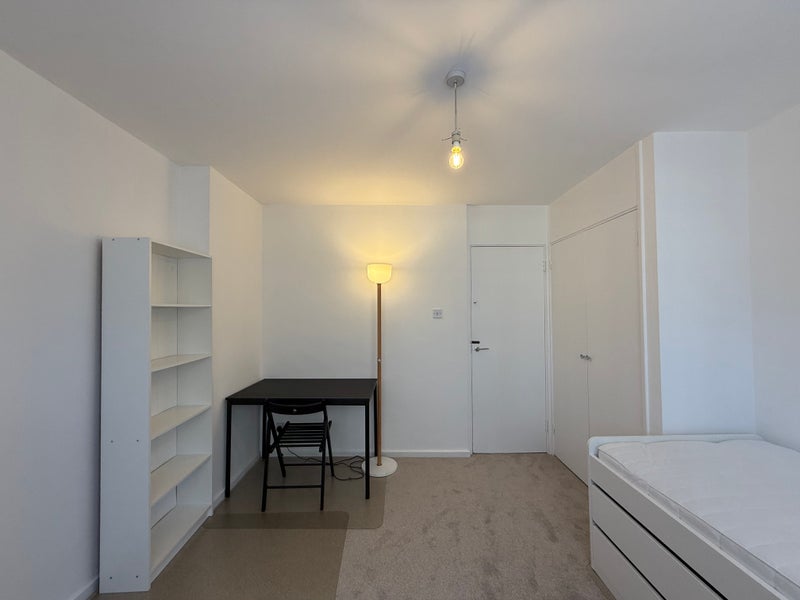 Room Brecon Road in Greater London