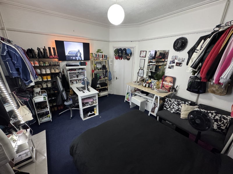 Room Murray Road in Greater London